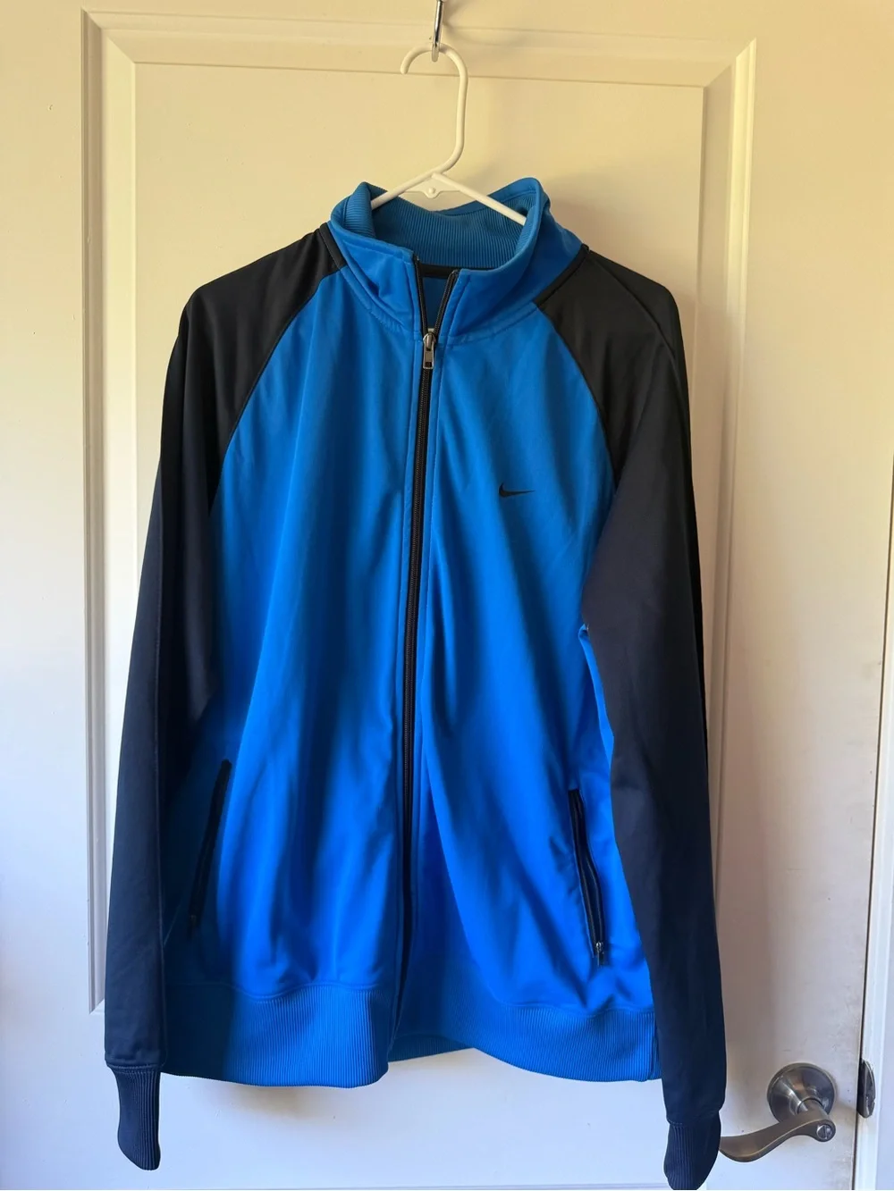Nike Men’s Blue and Black Full-Zip Athletic Jacket